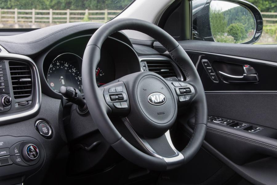 Панель приборов Kia Sorento EcoDynamics (UM) 2015 года  (UK) (фото 1 из 40)